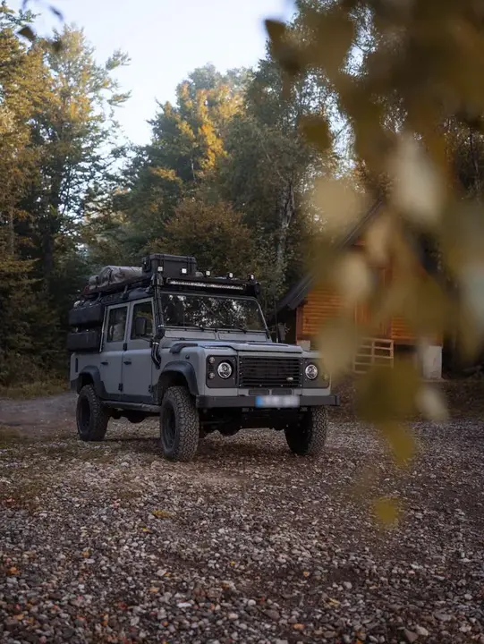 Land Rover Defender 110