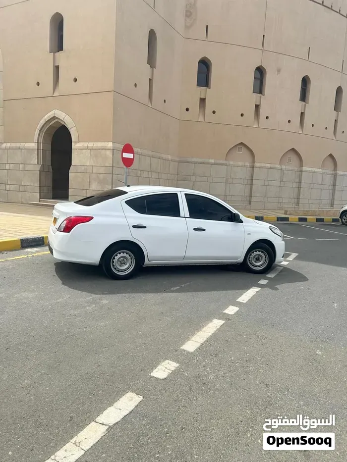 Nissan Sunny 2015 photo 5