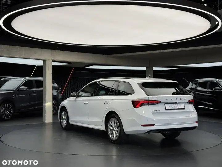 Skoda Octavia 2023 photo 3