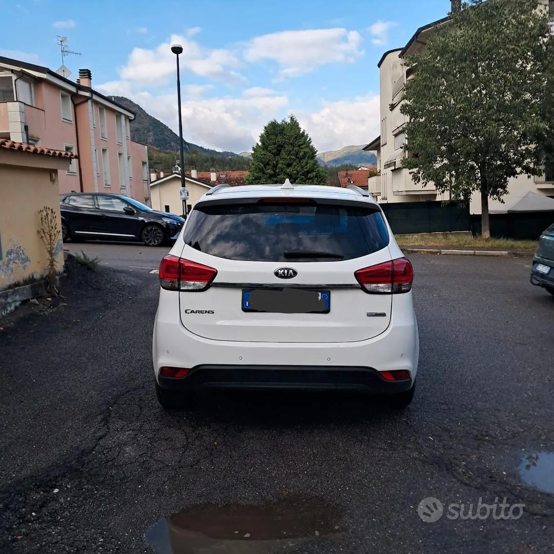 Kia Carens 2017 photo 3