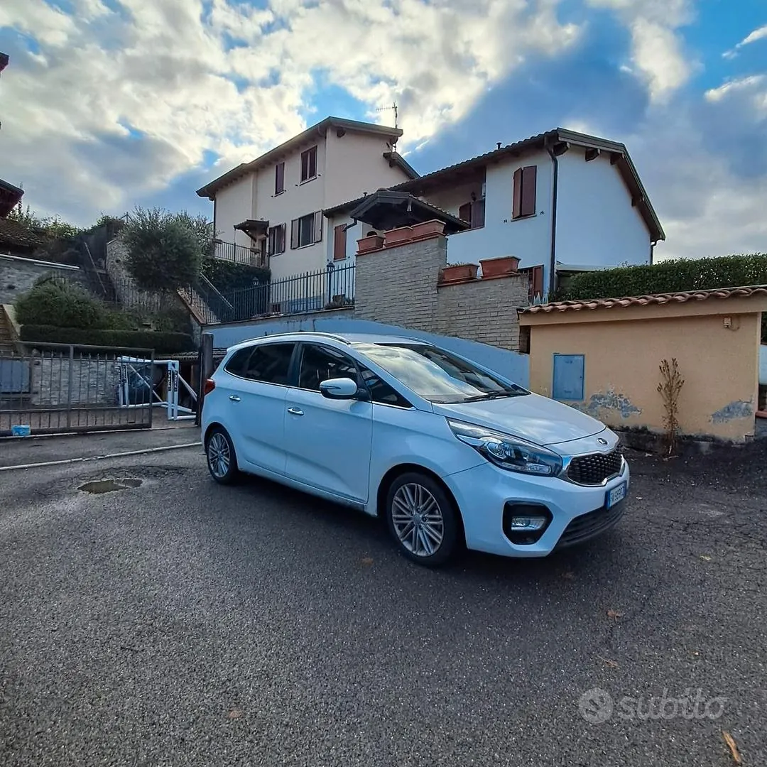 Kia Carens