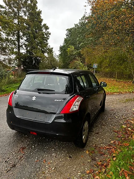 Suzuki Swift 2010 photo 4