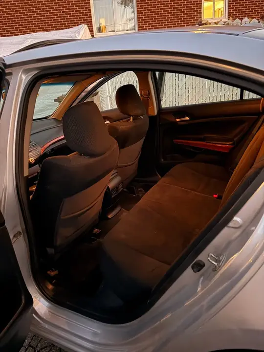 Honda Accord 2011 photo 2