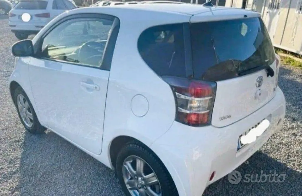 Toyota Iq 2011 photo 4