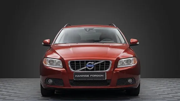 Volvo V70 2011 photo 2