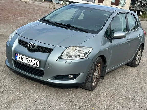 Toyota Auris 2010 photo 4