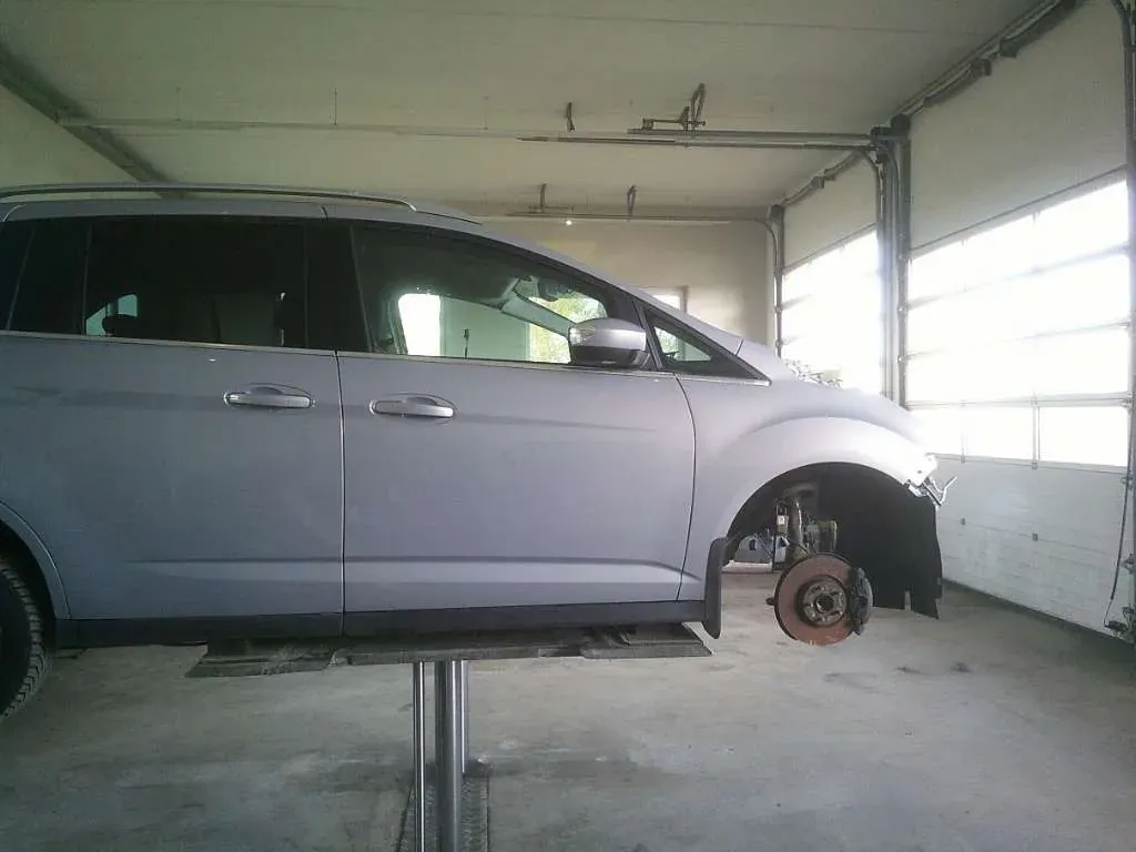 Ford C-Max 2013 photo 2
