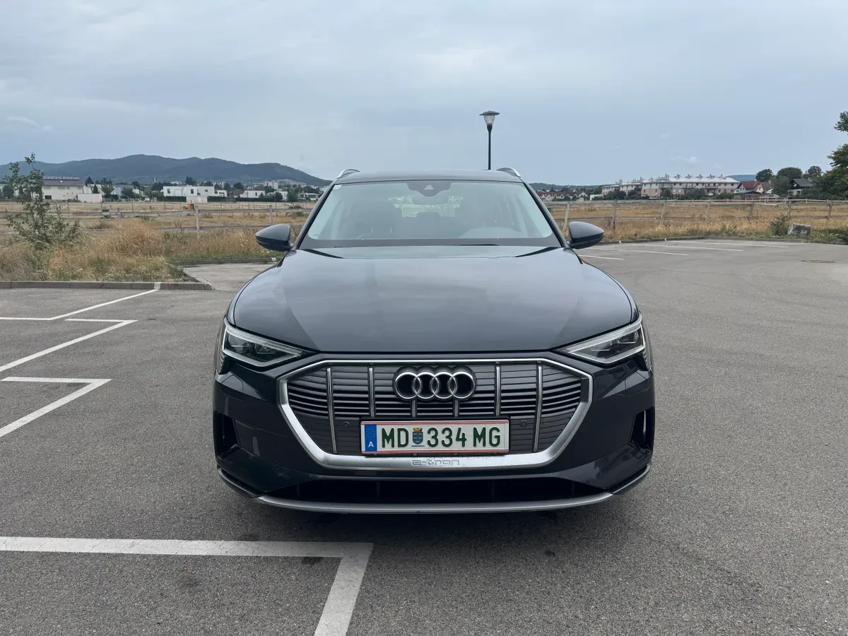 Audi E-Tron 2020 photo 2