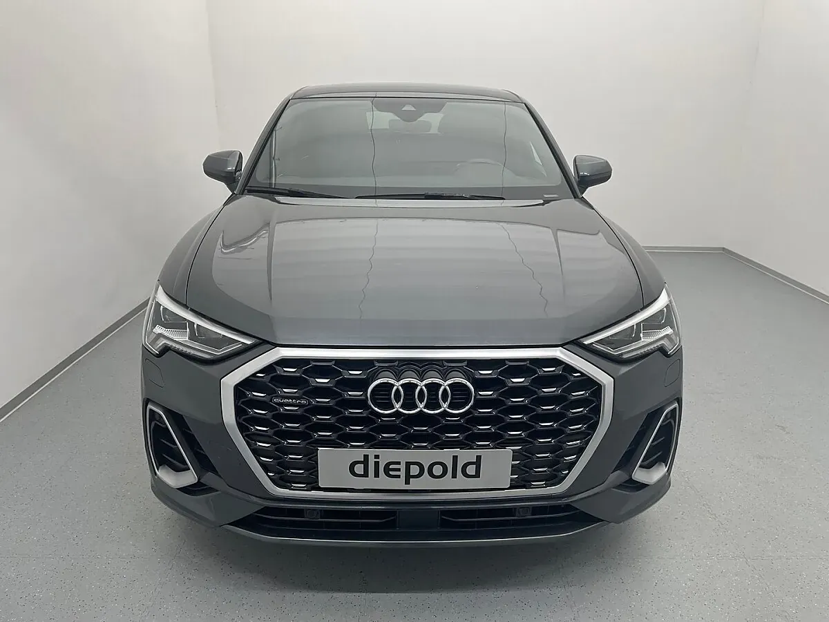 Audi Q3 2020 photo 2