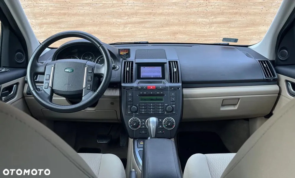 Land Rover Freelander 2011 photo 5
