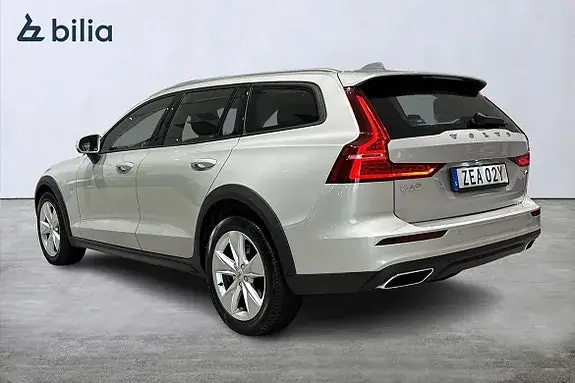 Volvo V60 Cross Country 2020 photo 2
