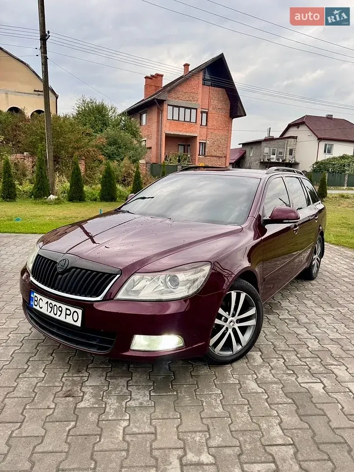 Skoda Octavia 2010 photo 2