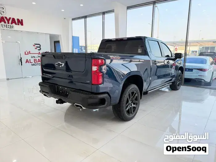 Chevrolet Silverado 2023 photo 3