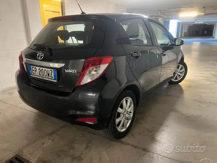Toyota Yaris 2013 photo 3