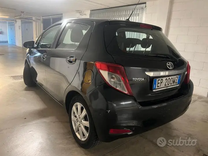 Toyota Yaris 2013 photo 4