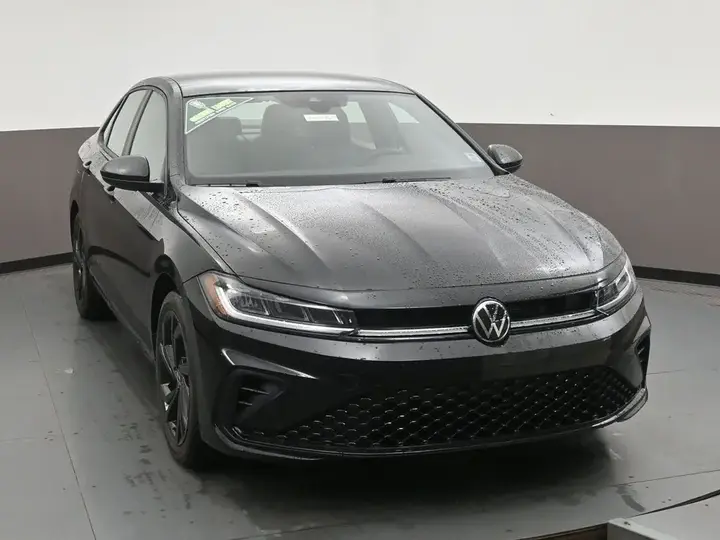Volkswagen Jetta 2026 photo 2