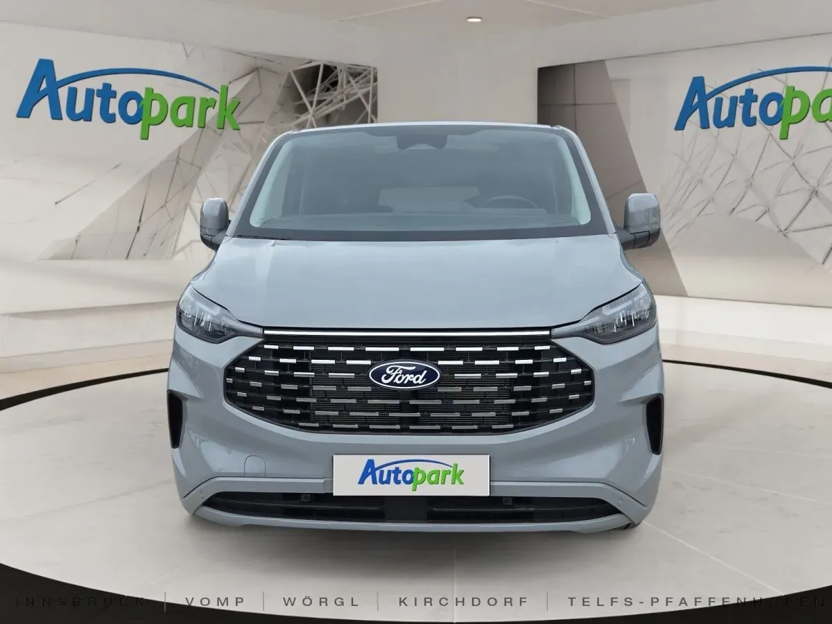 Ford Tourneo photo 2