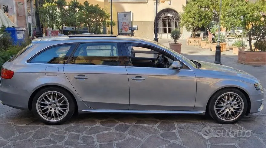 Audi A4 Avant 2010 photo 4
