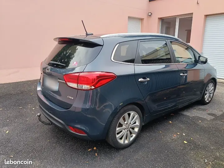Kia Carens 2015 photo 2
