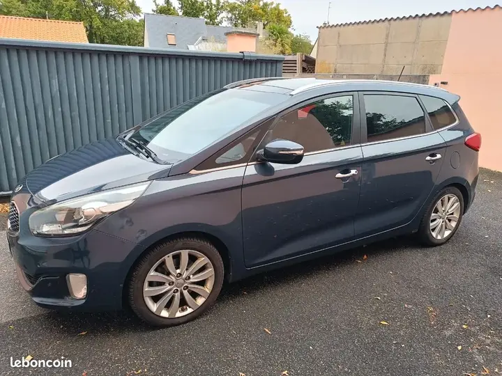 Kia Carens