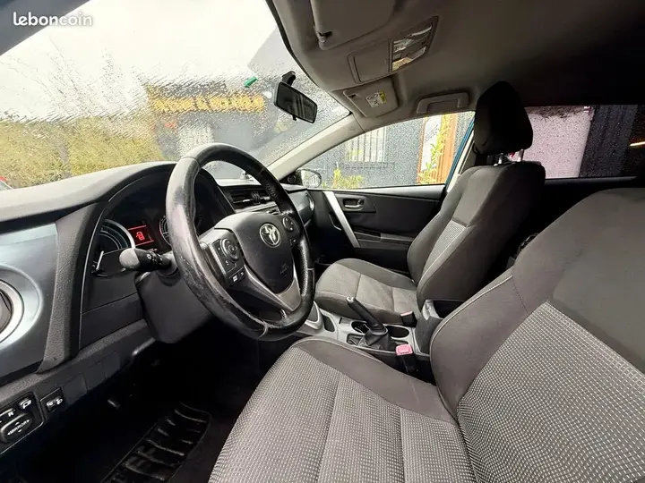 Toyota Auris 2013 photo 4