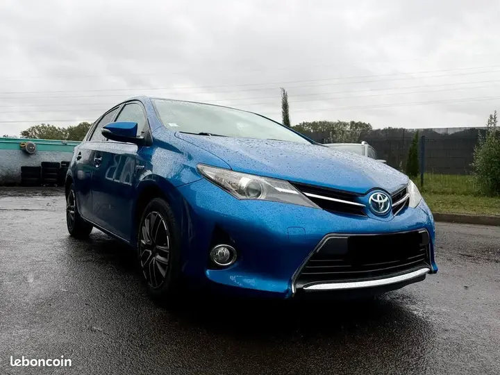 Toyota Auris 2013 photo 3
