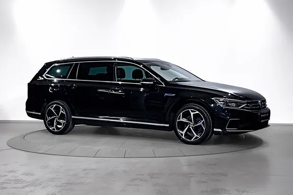 Volkswagen Passat 2022 photo 5