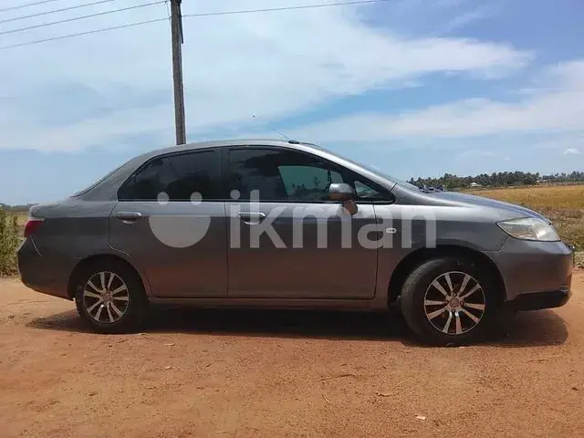 Honda City 2010 photo 3