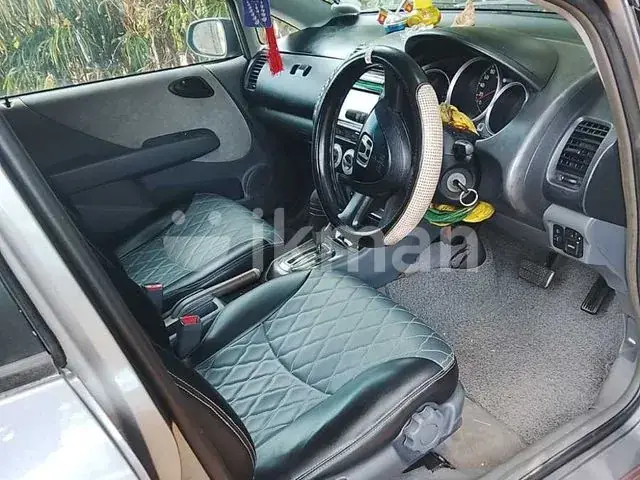 Honda City 2010 photo 4