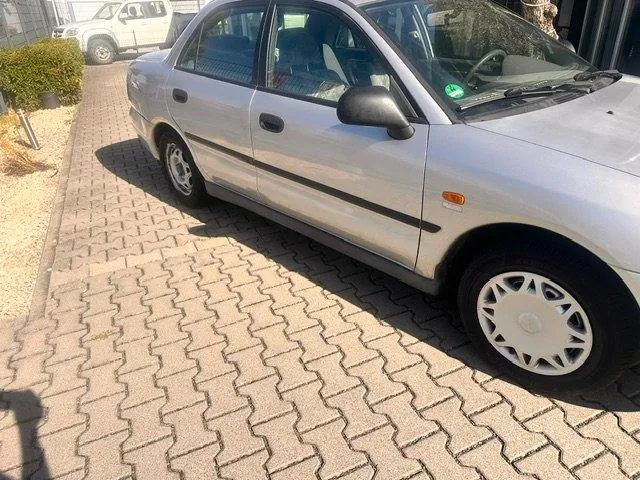 Mitsubishi Carisma