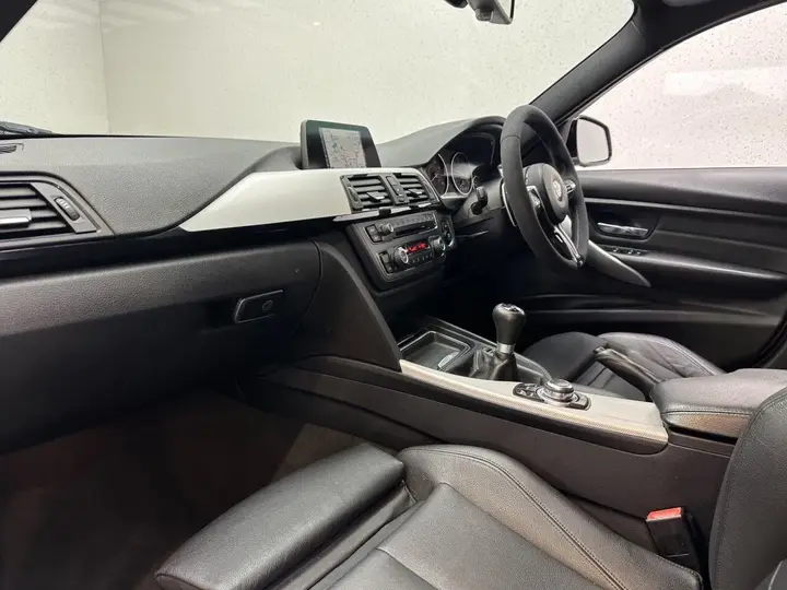 BMW 3 Series 2015 photo 3