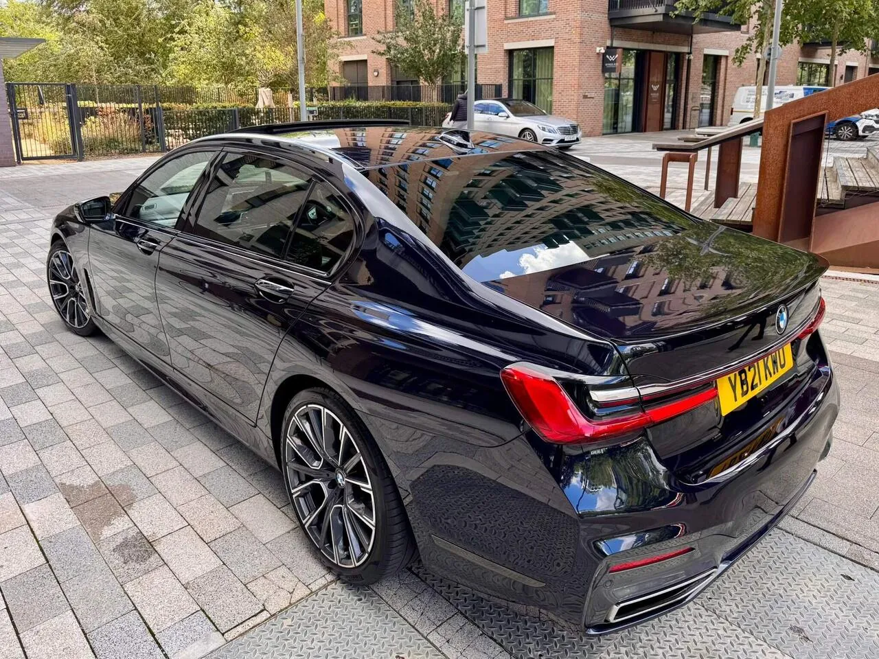 BMW 7 Series 2021 photo 4