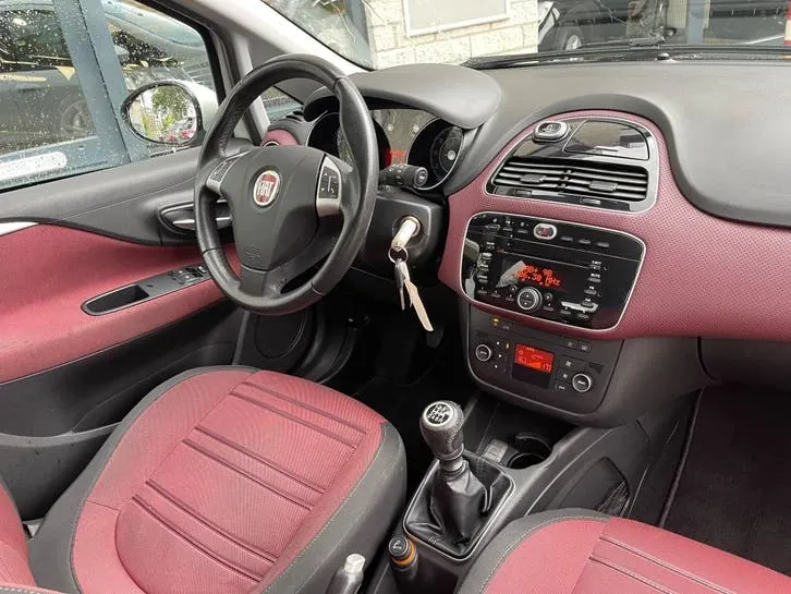 Fiat Punto Evo 2010 photo 2