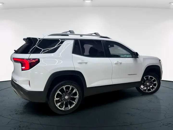 GMC Terrain 2026 photo 2