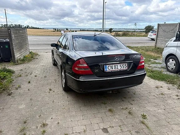 Mercedes-Benz E320 2003 photo 3