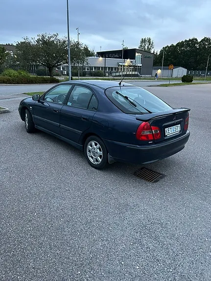 Mitsubishi Carisma