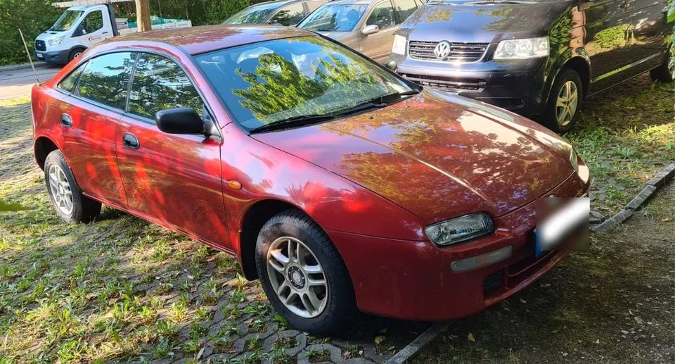 Mazda 323 F