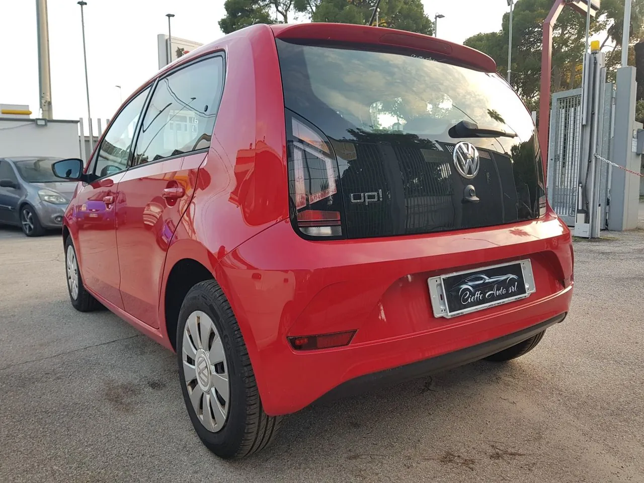 Volkswagen Up 2016 photo 5