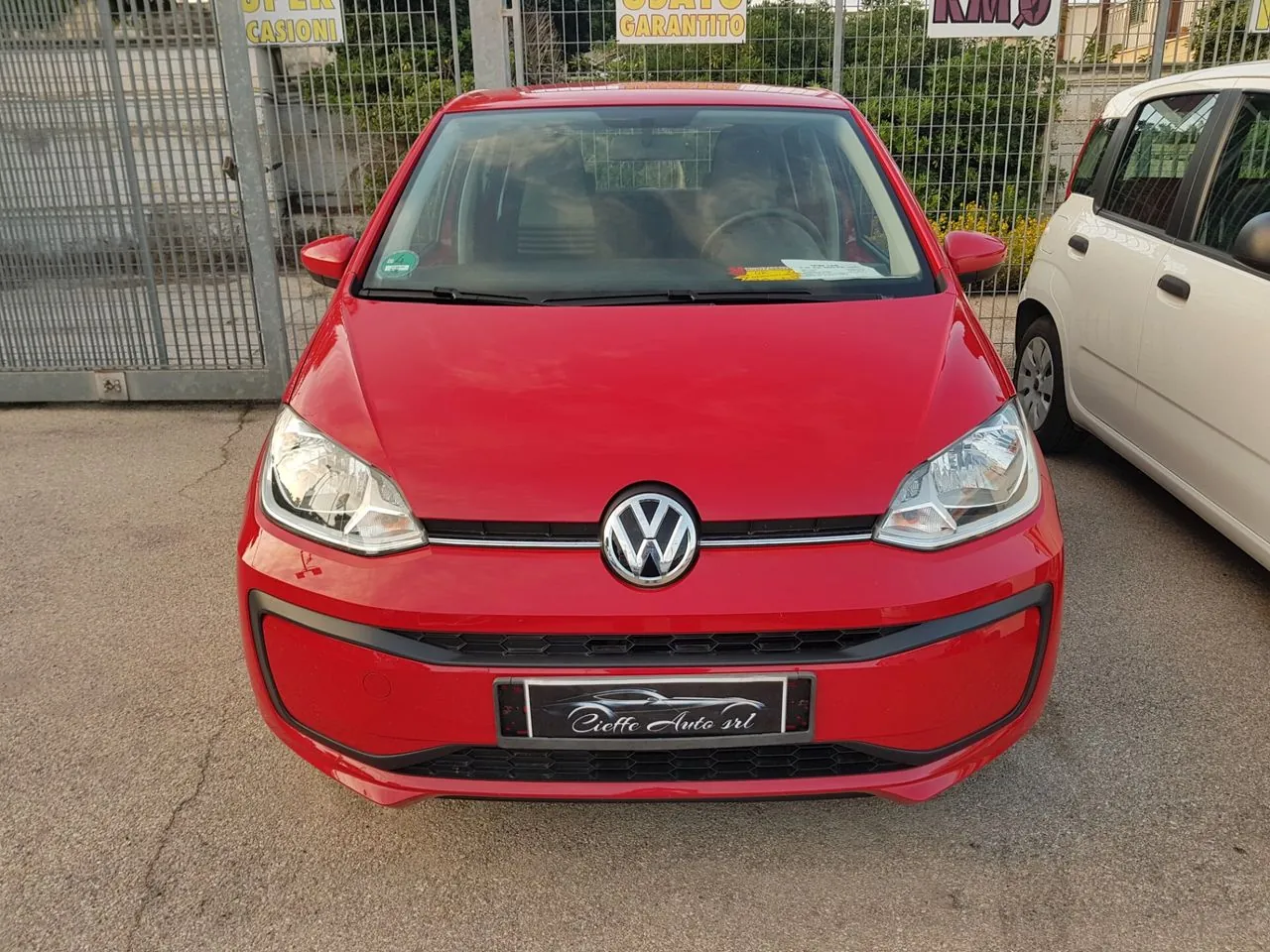 Volkswagen Up 2016 photo 2