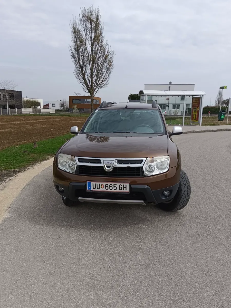 Dacia Duster 2011 photo 2