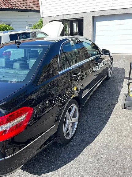 Mercedes-Benz E-Class 2010 photo 2