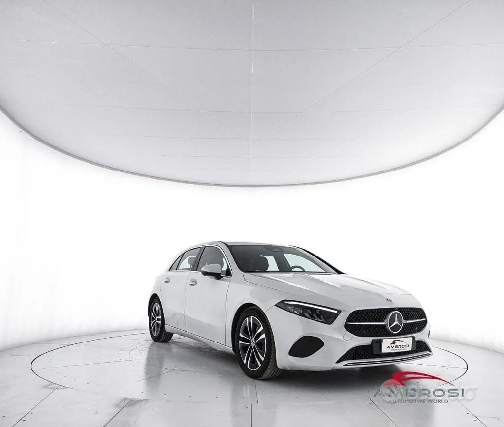 Mercedes-Benz A 200 2023 photo 2