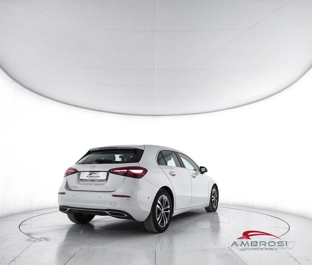 Mercedes-Benz A 200 2023 photo 3