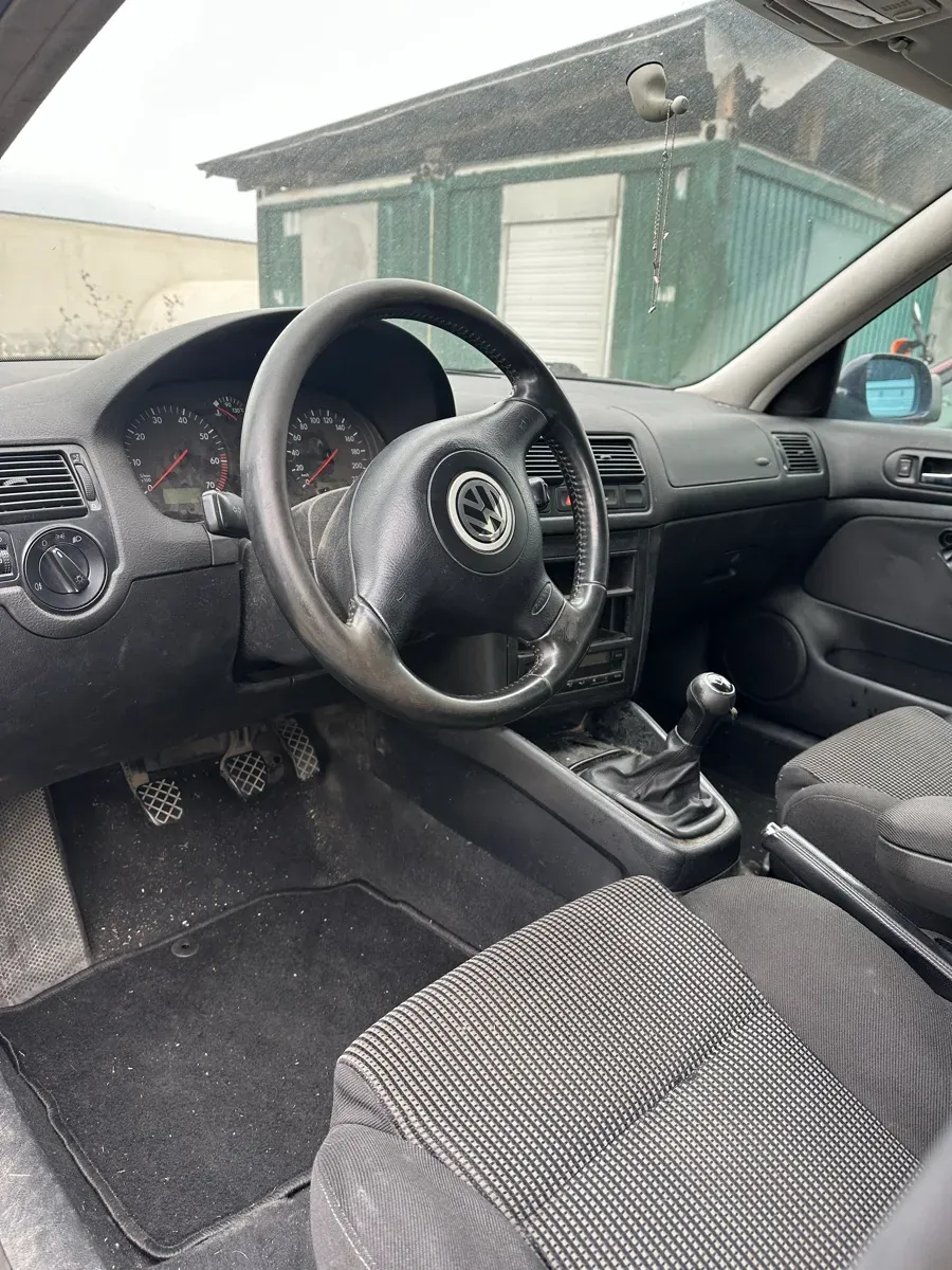 Volkswagen Golf 2001 photo 2