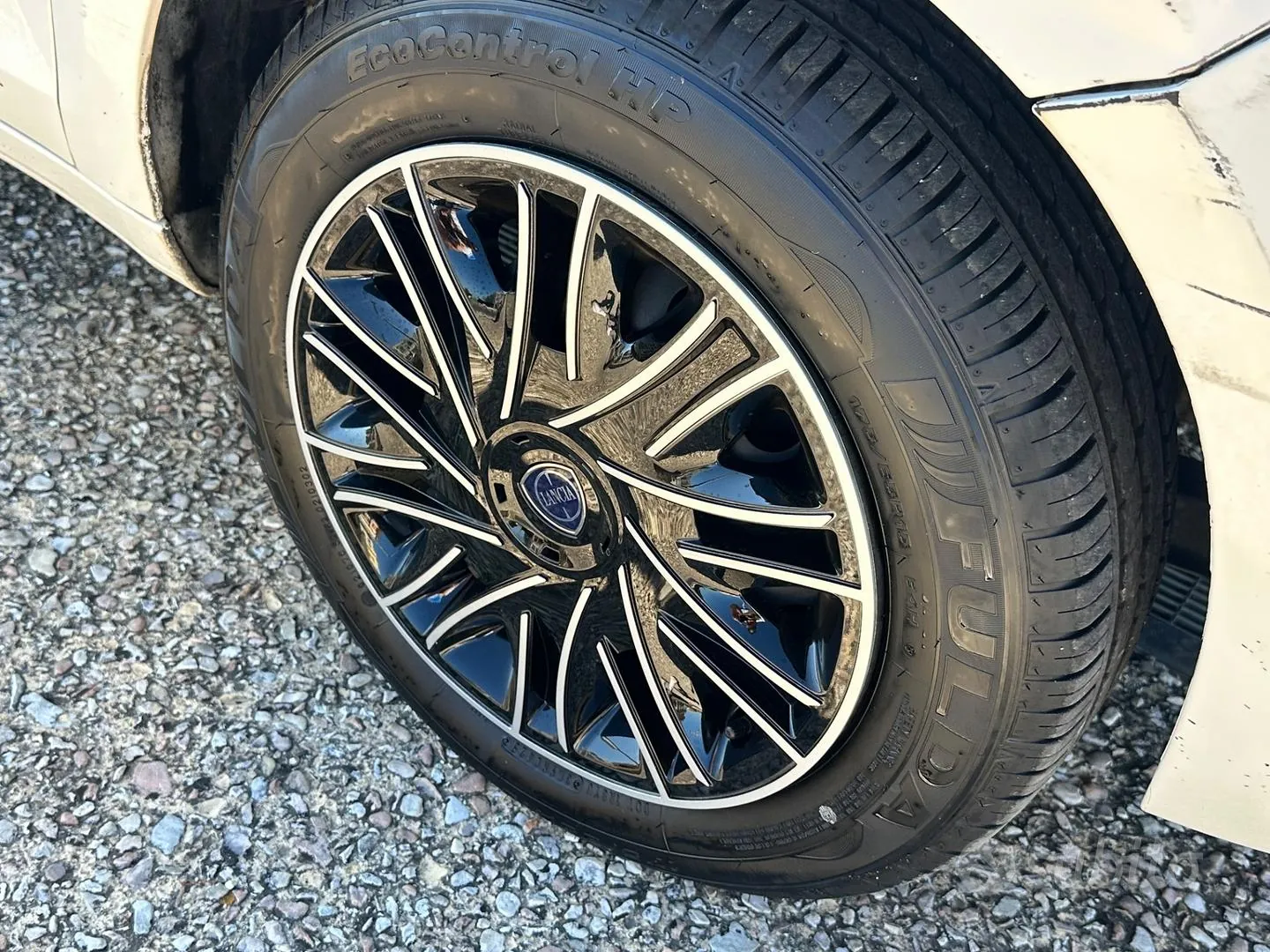 Lancia Ypsilon 2014 photo 4