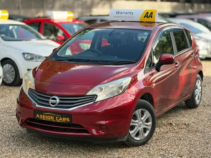 Nissan Note 2013 photo 5