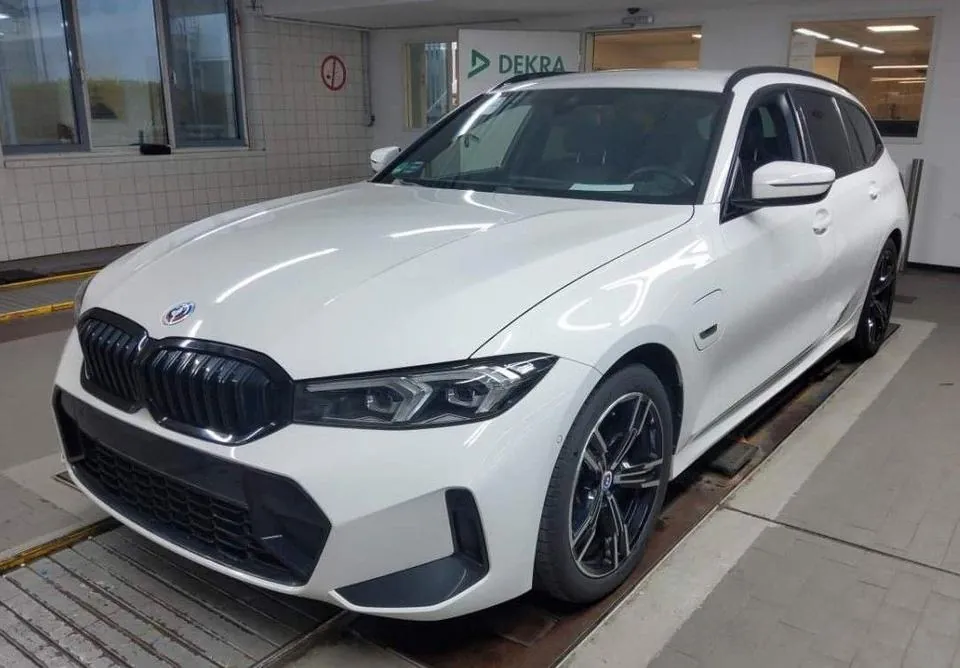 BMW 320E