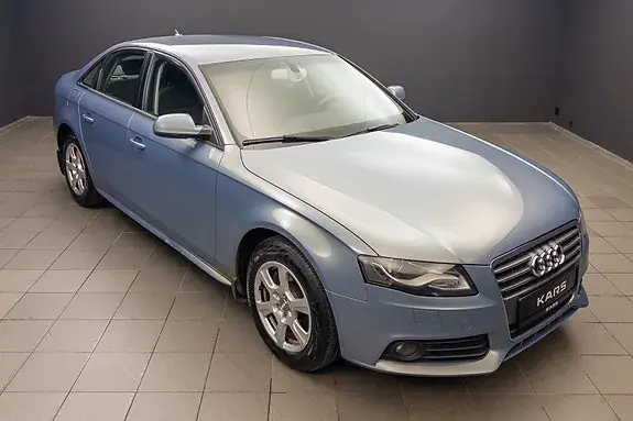 Audi A4 2011 photo 2