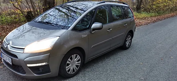 Citroen Grand C4 Picasso 2011 photo 2