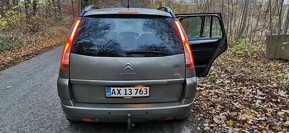 Citroen Grand C4 Picasso 2011 photo 4